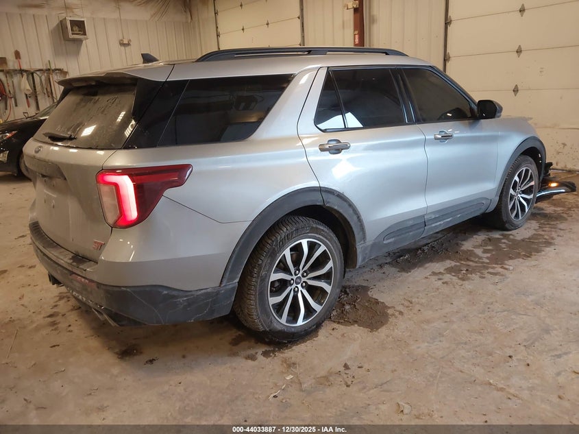 2022 Ford Explorer St