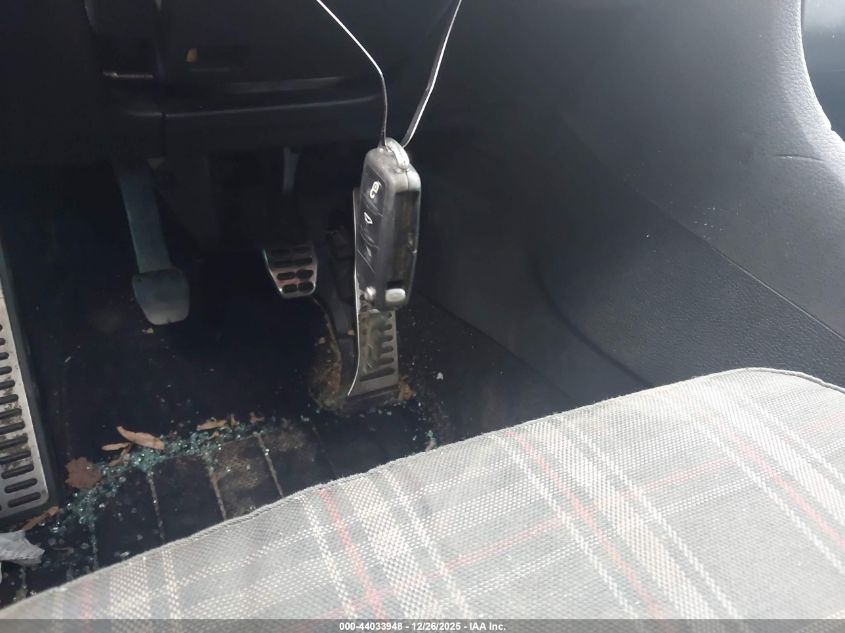 2012 Volkswagen Gti 4-Door VIN: WVWGV7AJ6CW154472 Lot: 44033948