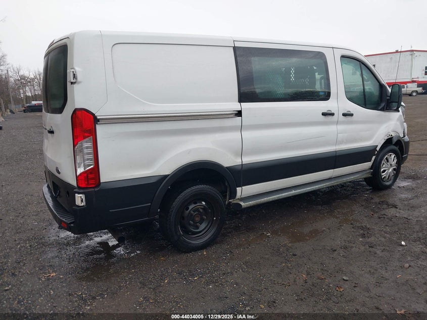 2022 Ford Transit-250