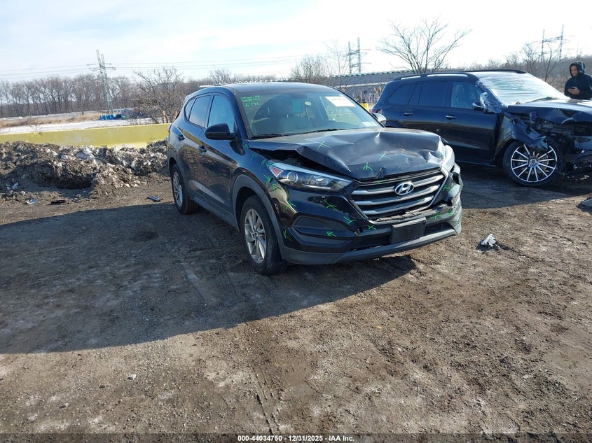KM8J2CA41JU766746 2018 Hyundai Tucson Se auction photo 1