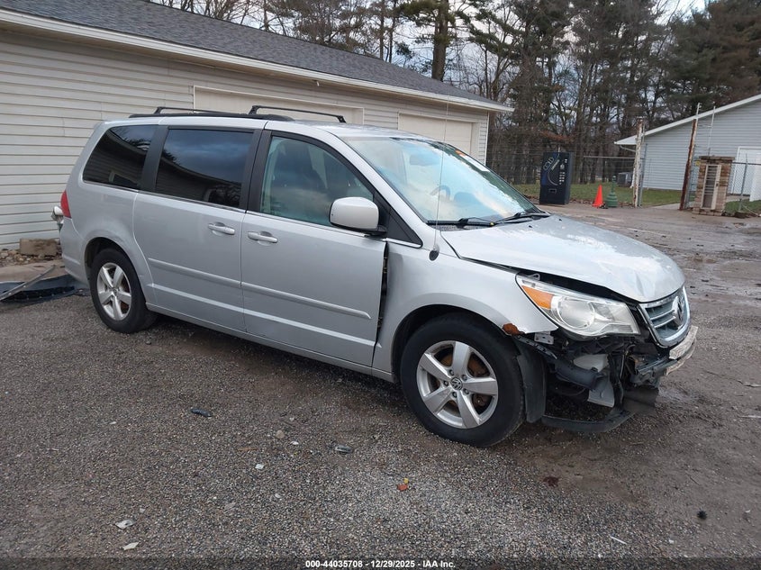 2V4RW3DGXBR740295 2011 Volkswagen Routan Se auction photo 1