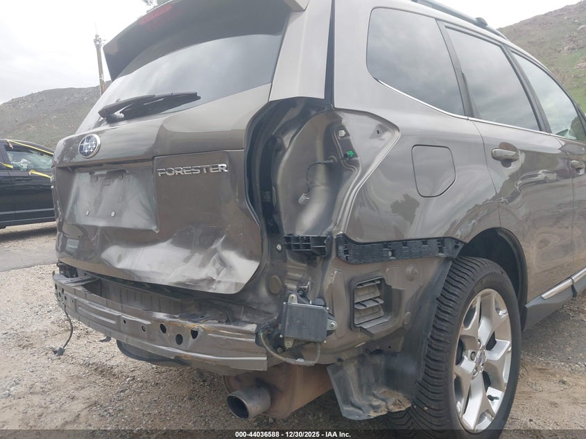 VIN JF2SJAWC0JH594476 2018 SUBARU FORESTER 2.5I TOURING