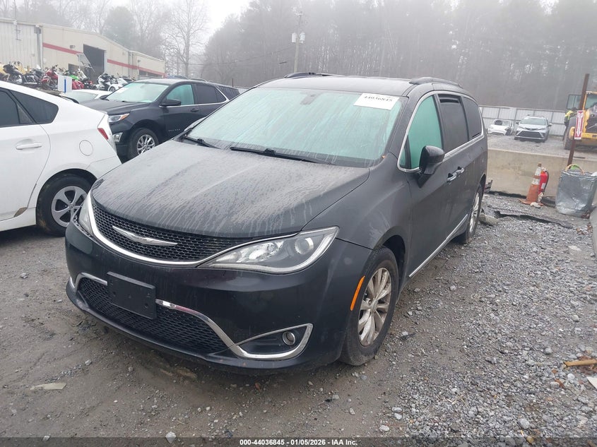 Vin: 2c4rc1bg0hr507626, lot: 44532614, chrysler pacifica touring-l 20172