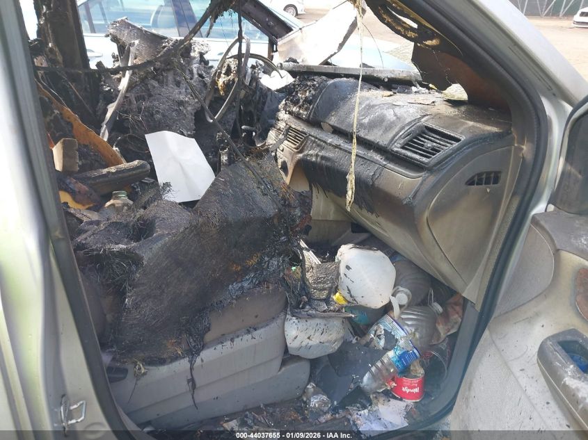 2010 Volkswagen Routan S