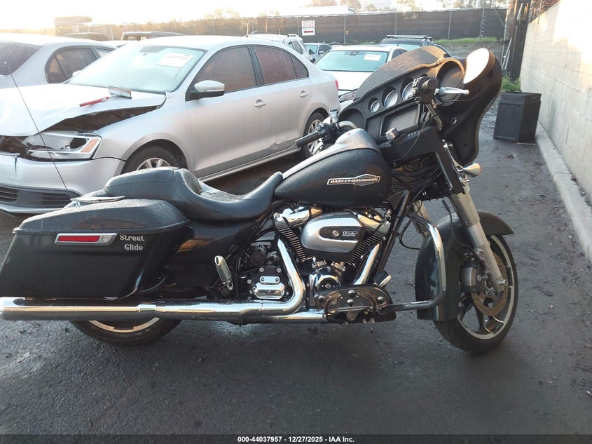 2023 Harley-Davidson Flhx VIN: 1HD1KBC15PB678125 Lot: 44037957