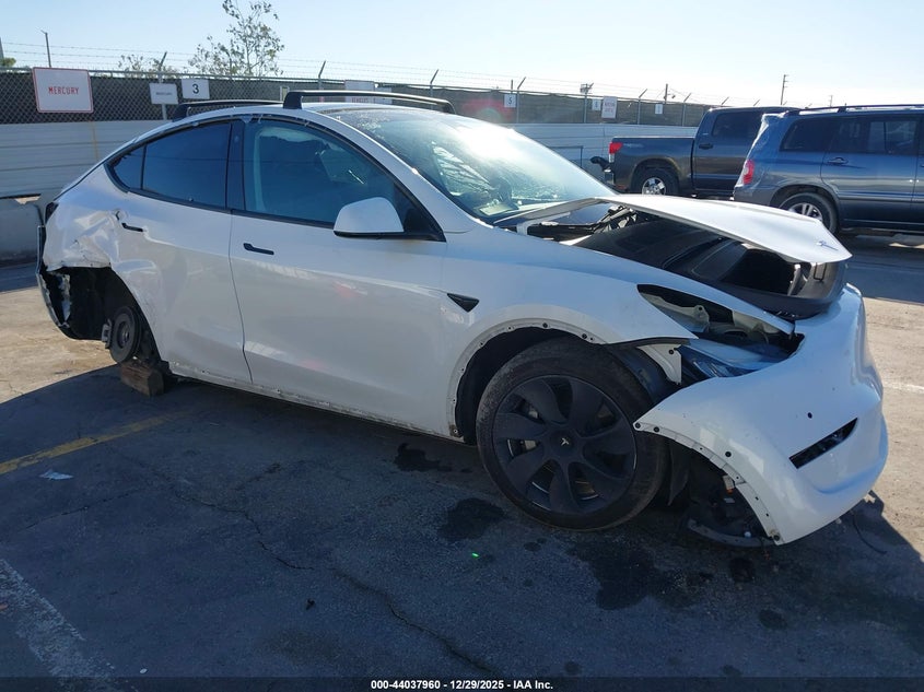 7SAYGDEE6NF410081 2022 Tesla Model Y Long Range Dual Motor All-Wheel Drive auction photo 1