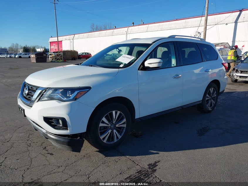 2017 Nissan Pathfinder Sv