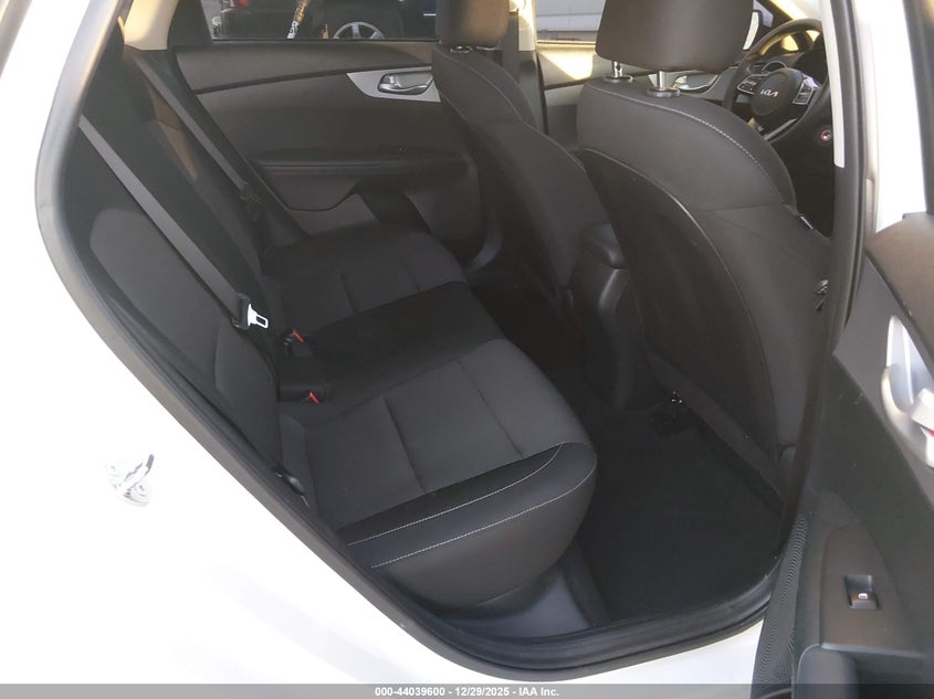 VIN 3KPF24AD7RE793329 2024 KIA FORTE LXS