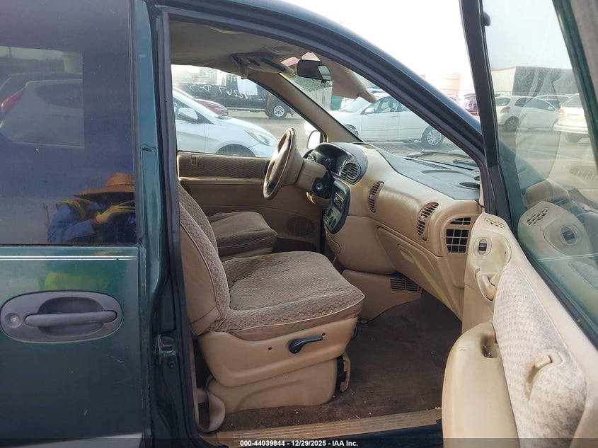 1998 DODGE CARAVAN auction photo 5