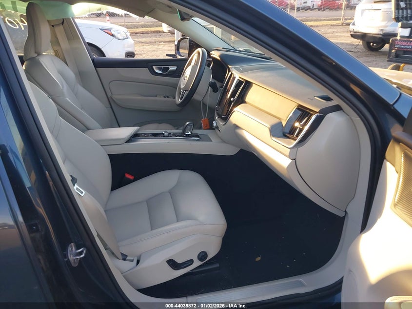 2024 Volvo Xc60 B5 Plus Dark Theme