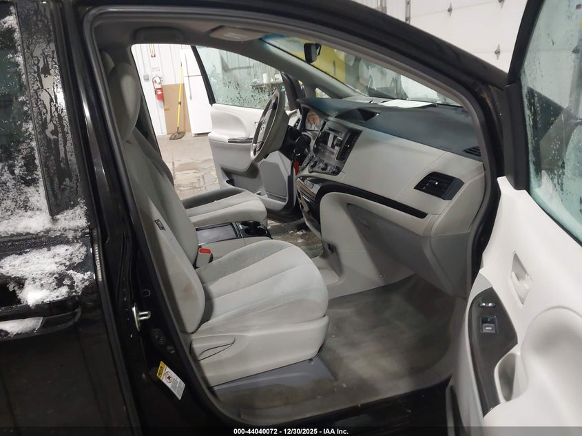 2011 Toyota Sienna Le V6