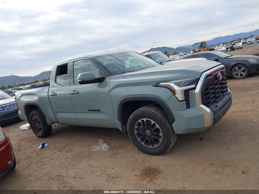 2022 Toyota Tundra Sr5 VIN: 5TFLA5DA8NX043588 Lot: 44040173