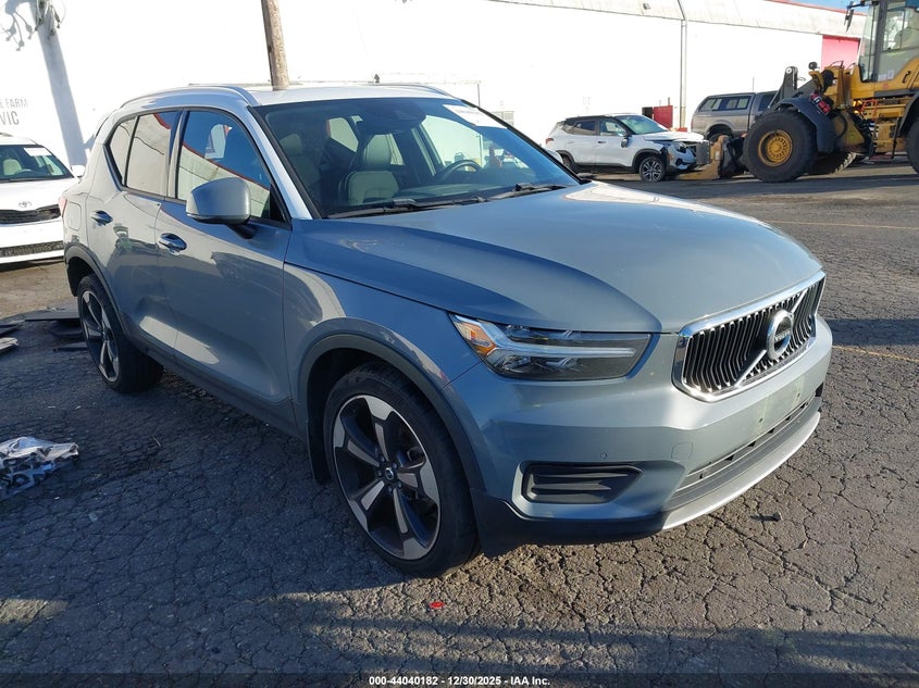 2020 Volvo Xc40 T5 Momentum