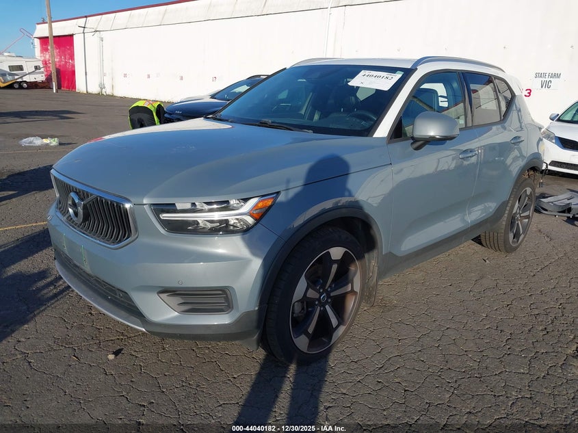 2020 Volvo Xc40 T5 Momentum