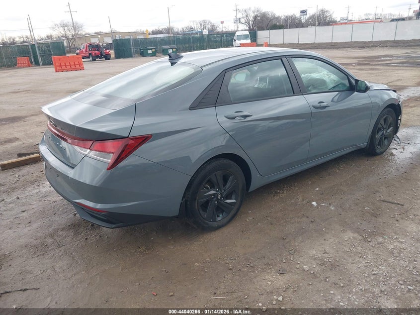 2022 Hyundai Elantra Sel