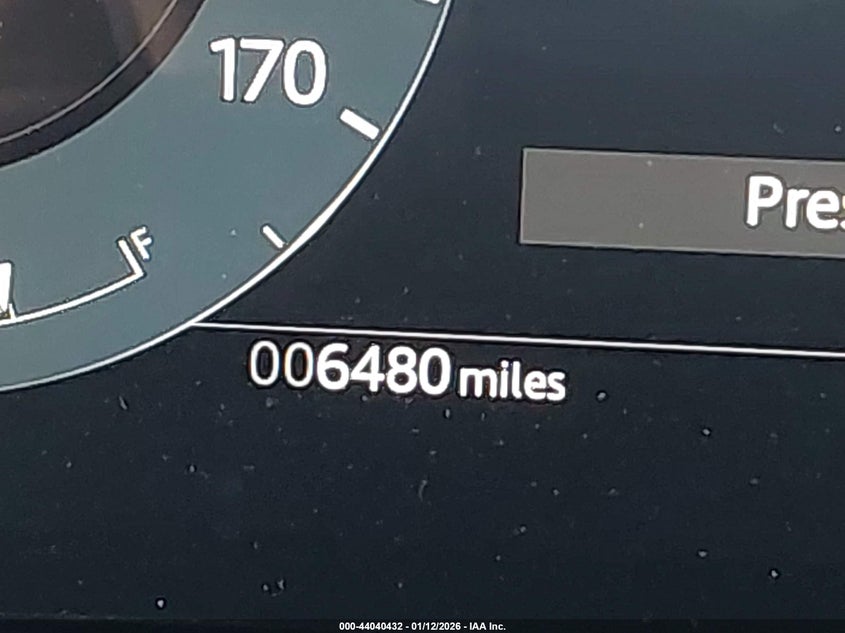 2026 Land Rover Range Rover Velar P250 Dynamic Se VIN: SALYL2EX6TA814611 Lot: 44040432