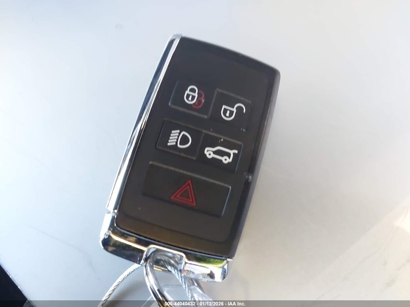 2026 Land Rover Range Rover Velar P250 Dynamic Se VIN: SALYL2EX6TA814611 Lot: 44040432