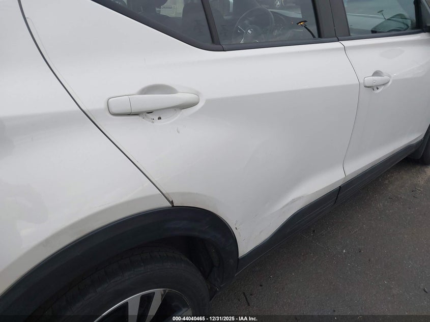 VIN 3N1CP5CU2JL536833 2018 NISSAN KICKS SV
