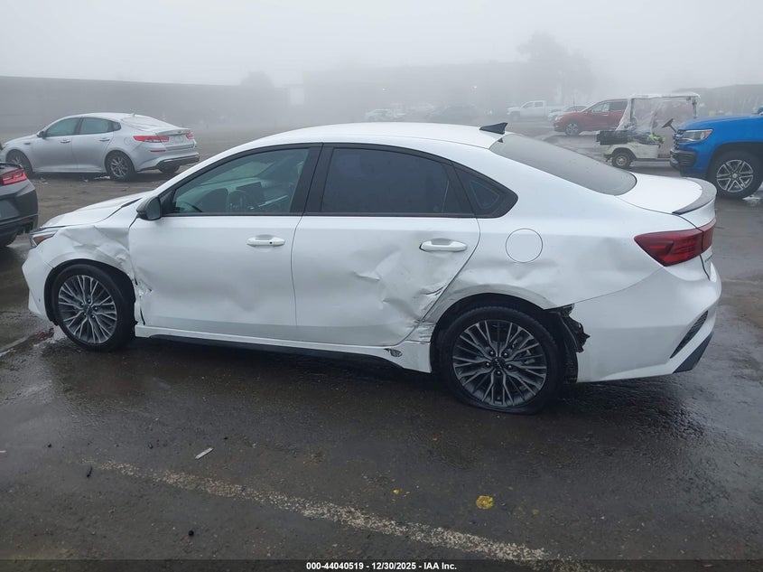 2024 Kia Forte Gt-Line VIN: 3KPF54AD5RE821958 Lot: 44040519