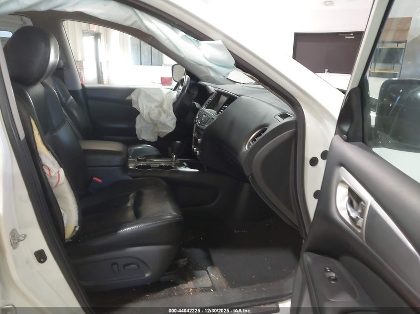 2017 Nissan Pathfinder Sl