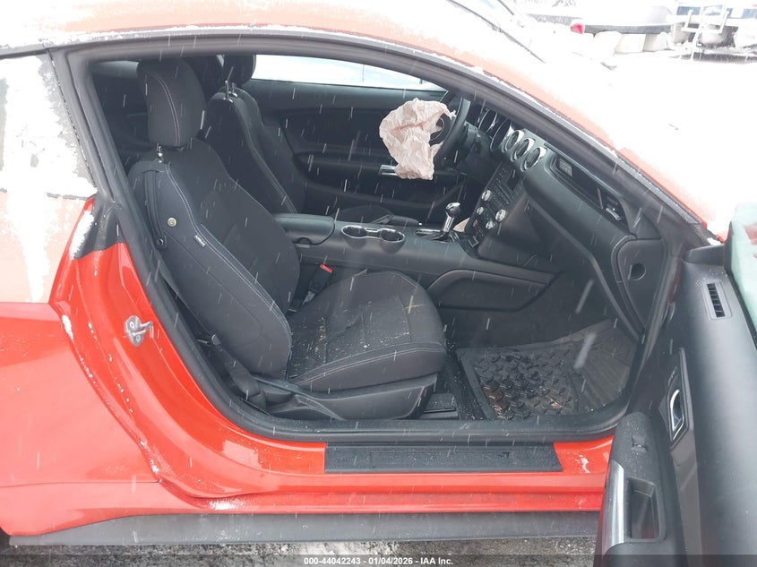 2016 Ford Mustang V6