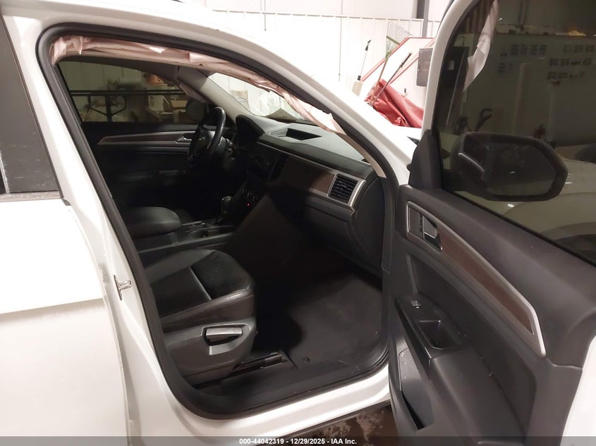 VIN 1V2YR2CA6KC595266 2019 VOLKSWAGEN ATLAS 3.6L V6 SE W/TECHNOLOGY R-LINE