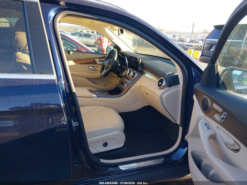 2022 Mercedes-Benz Glc 300 4Matic Suv