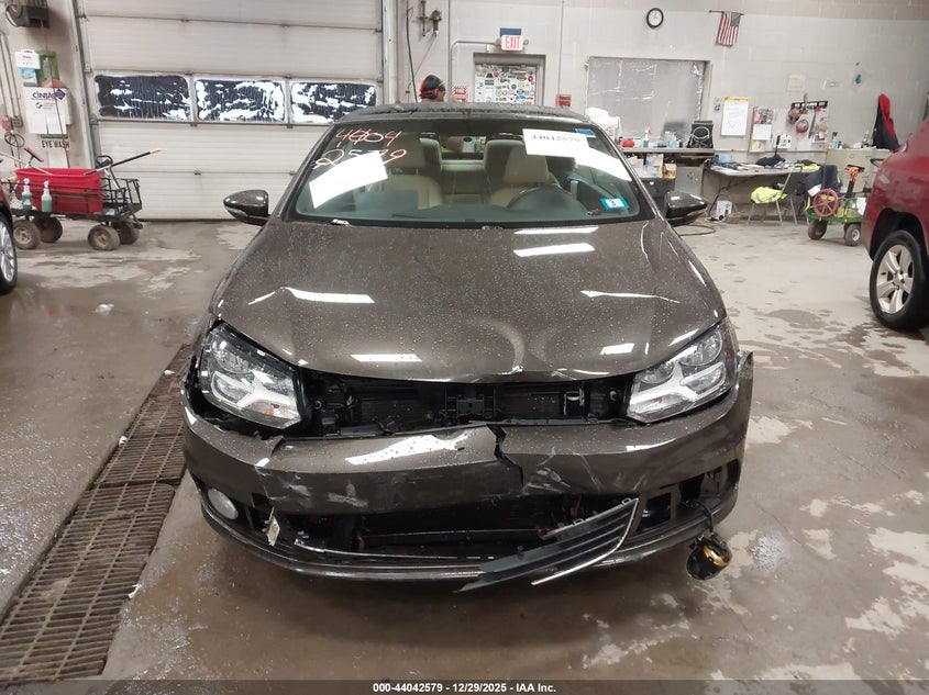 2016 Volkswagen Eos Komfort VIN: WVWBW8AH9GV000036 Lot: 44042579