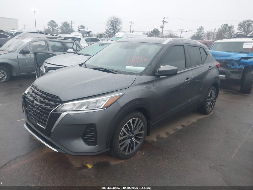 2022 Nissan Kicks Sv Xtronic Cvt