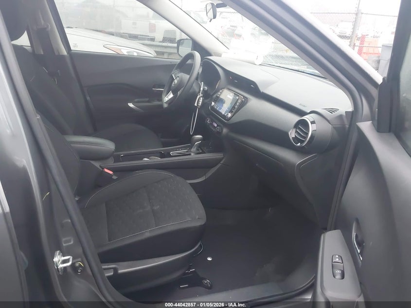 2022 Nissan Kicks Sv Xtronic Cvt