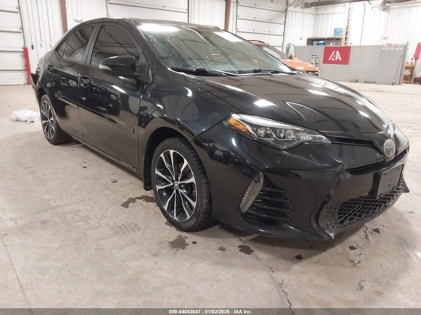 5YFBURHE8JP770729 2018 Toyota Corolla Se auction photo 1