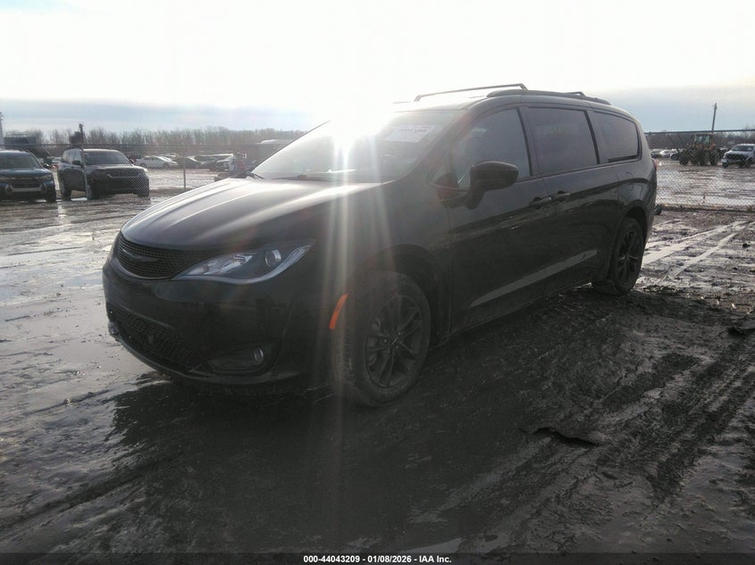 Vin: 2c4rc3bgxlr246462, lot: 44538980, chrysler pacifica awd launch edition 20202