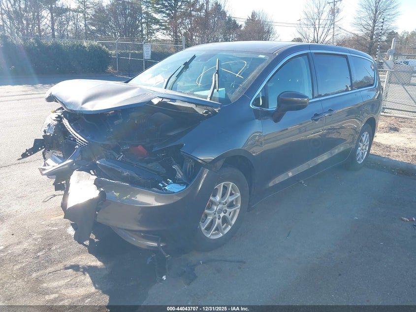 2023 Chrysler Voyager Lx