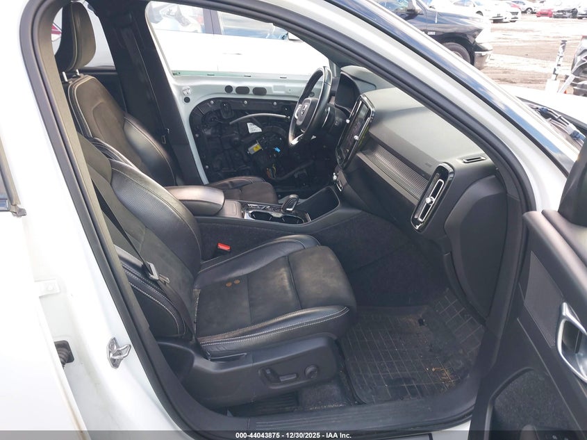 2020 Volvo Xc40 T5 R-Design