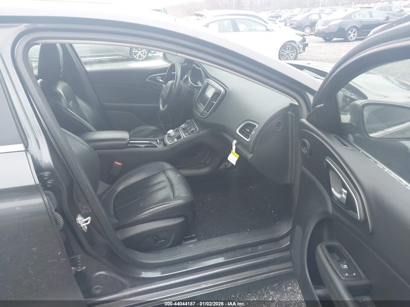 2017 Chrysler 200 Limited Platinum