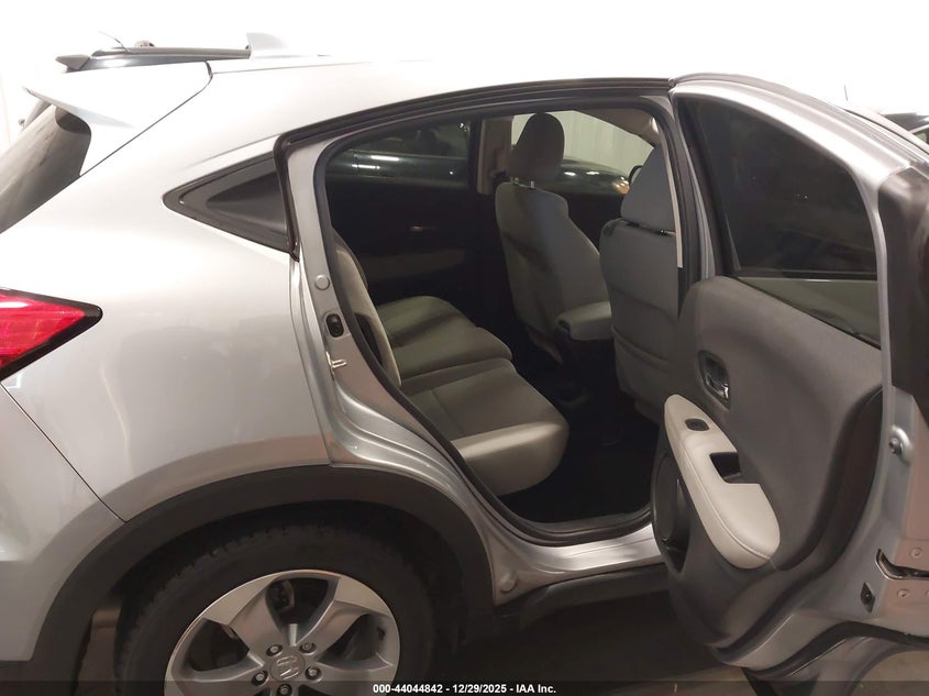 VIN 3CZRU6H35MM709095 2021 HONDA HR-V AWD LX