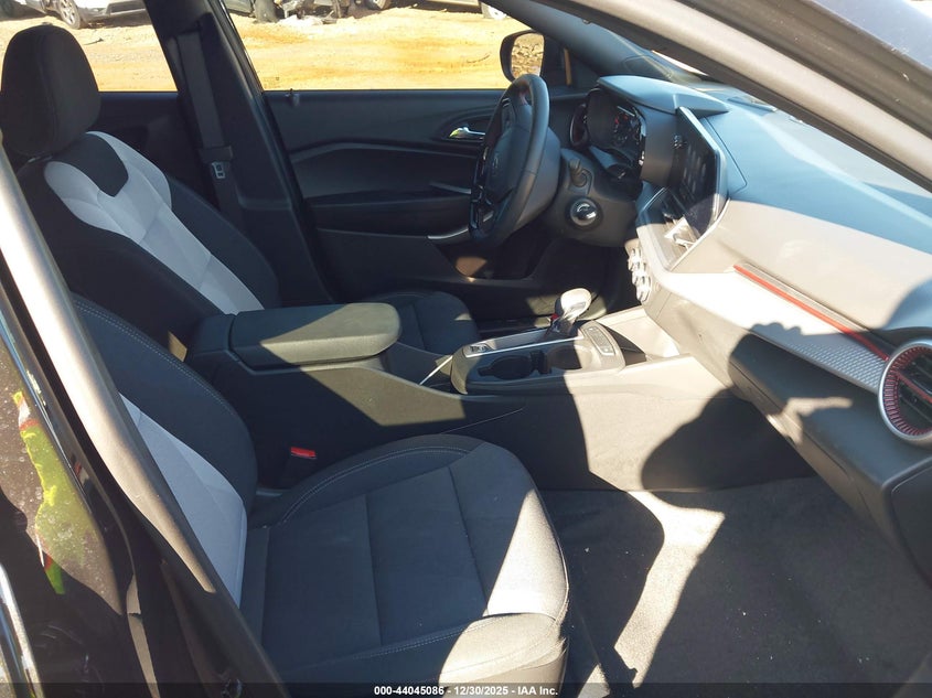 2025 Chevrolet Trax Fwd 1Rs