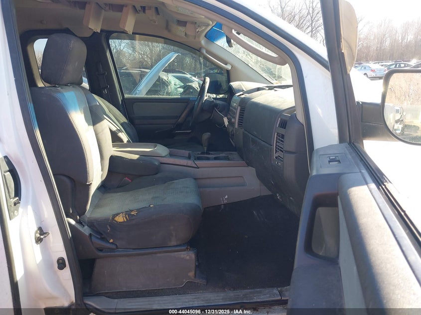 2004 Nissan Titan Se