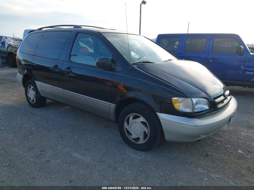 2000 Toyota Sienna Xle