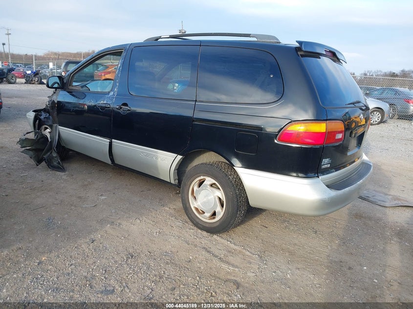2000 Toyota Sienna Xle