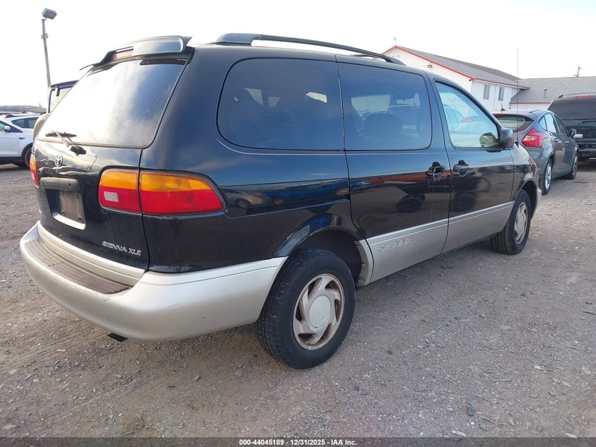 2000 Toyota Sienna Xle