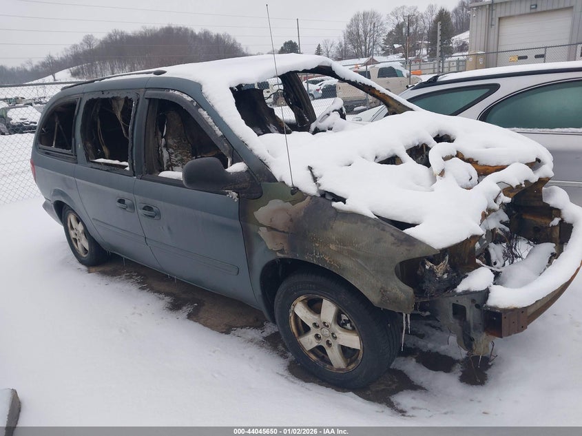2D4GP44L75R264192 2005 Dodge Grand Caravan Sxt auction photo 1