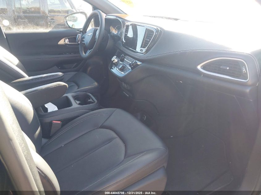 2025 Chrysler Pacifica - 2C4RC1S79SR588827