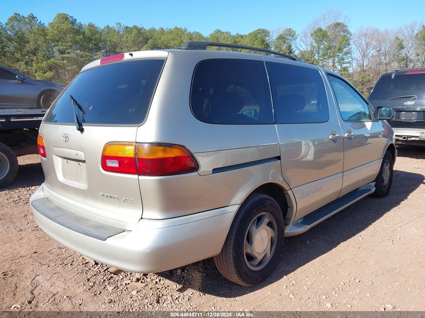 2000 Toyota Sienna Xle