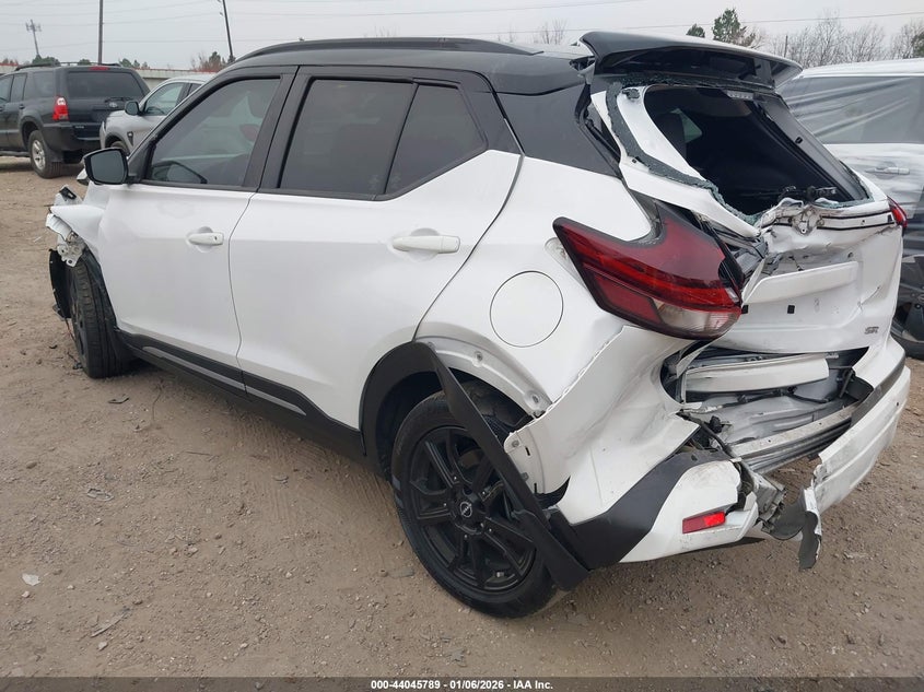 2022 Nissan Kicks Sr Xtronic Cvt