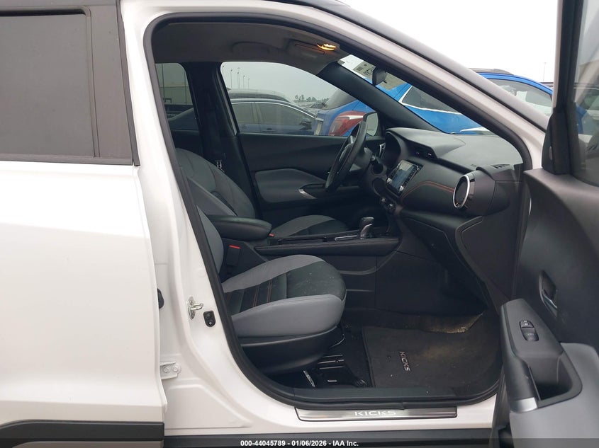 2022 Nissan Kicks Sr Xtronic Cvt