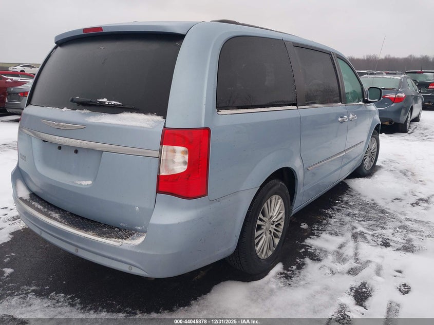 2013 Chrysler Town & Country Touring-L