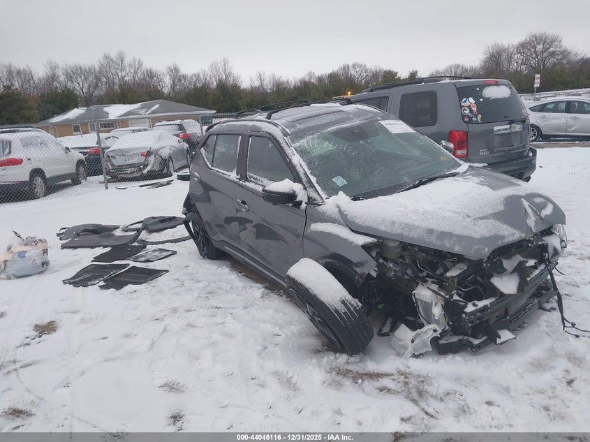 2021 Nissan Kicks Sr Xtronic Cvt