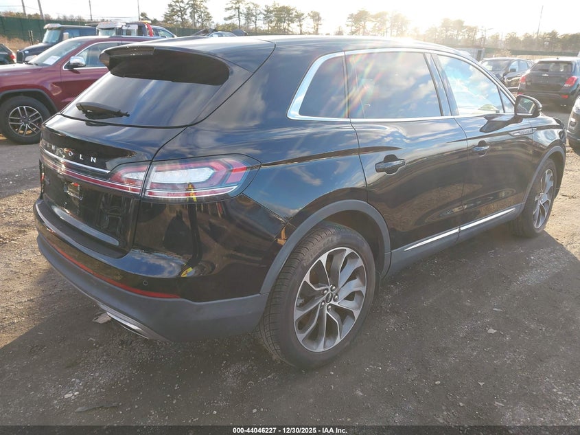 2021 Lincoln Nautilus Reserve