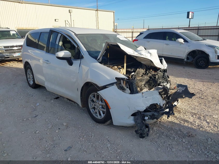 2C4RC1CG2JR113176 2018 Chrysler Pacifica Lx auction photo 1
